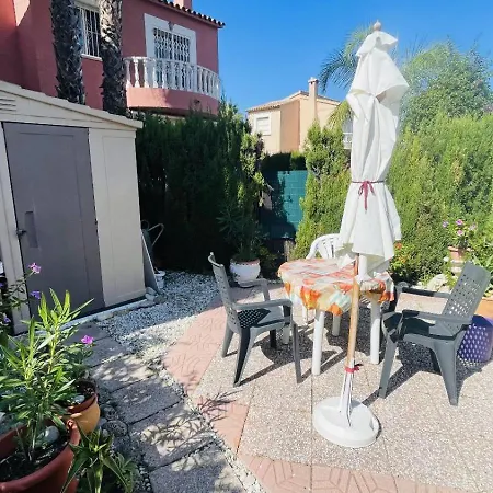 بيت للعطل Adosado Campo Olivar Locdenia