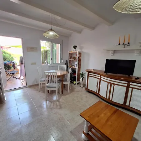 Adosado Campo Olivar Locdenia بيت للعطل